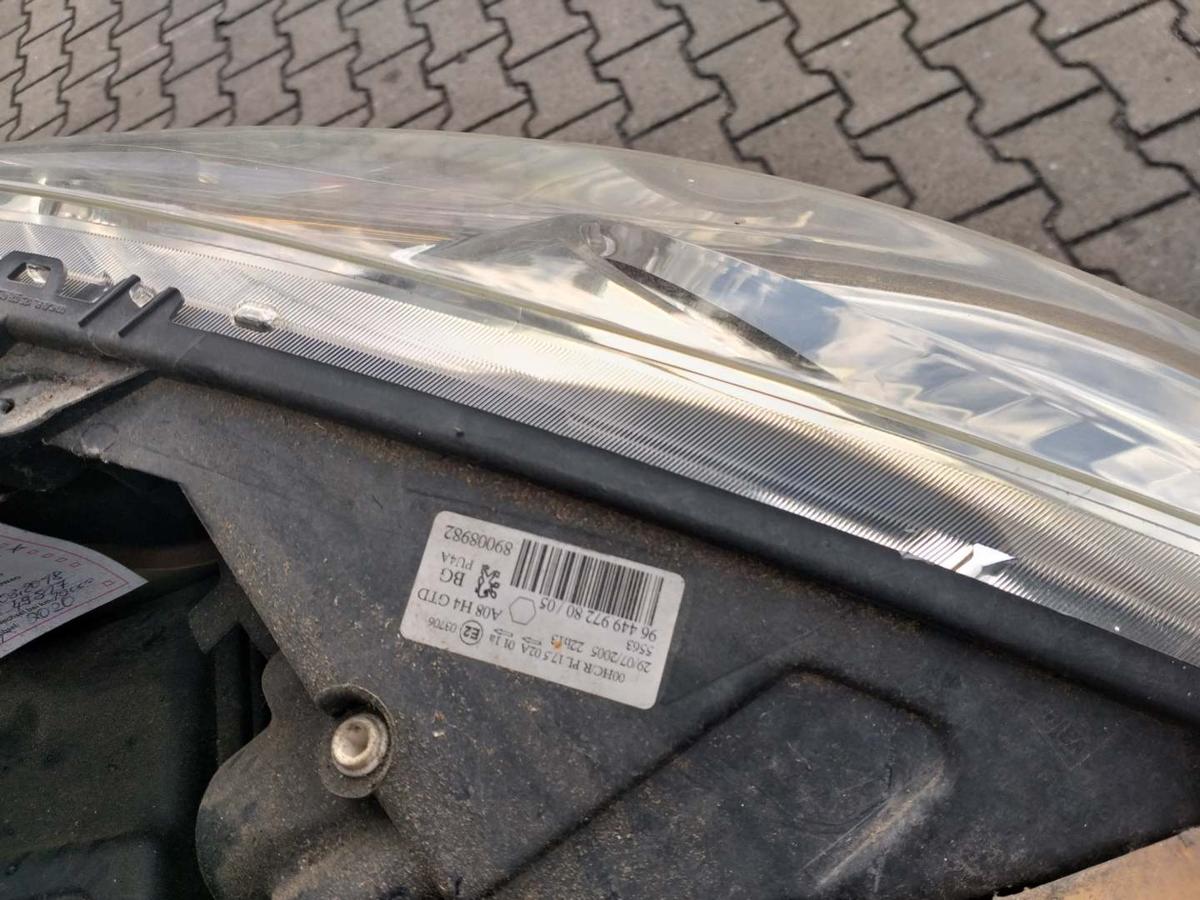 Peugeot 1007 original Scheinwerfer vorn links Halogen Bj.2005
